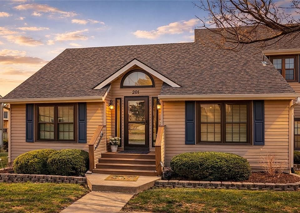 1st image of 201 Stonebridge Ln