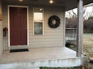 3402 SW Amarosa Cir #B, Topeka, KS 66614