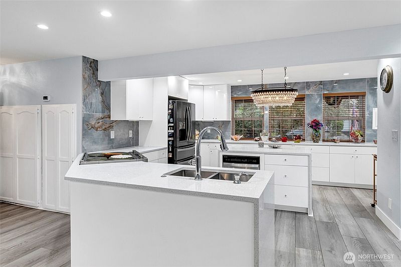 4th image of 28461 26th Avenue S