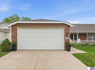 6505 Cascade Dr, Lincoln, NE 68504