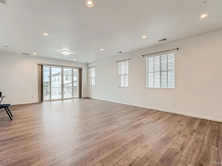 22052 E Stanford Cir — Photo 35