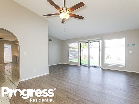 3rd image of 4454 W Yorkshire Dr