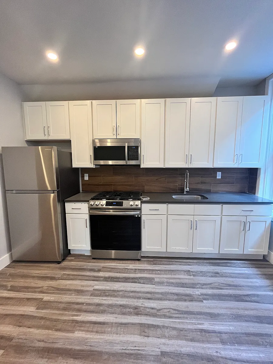 Building Photo - 168 Ocean Ave #1