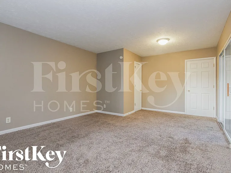376 Ticen St — Photo 2