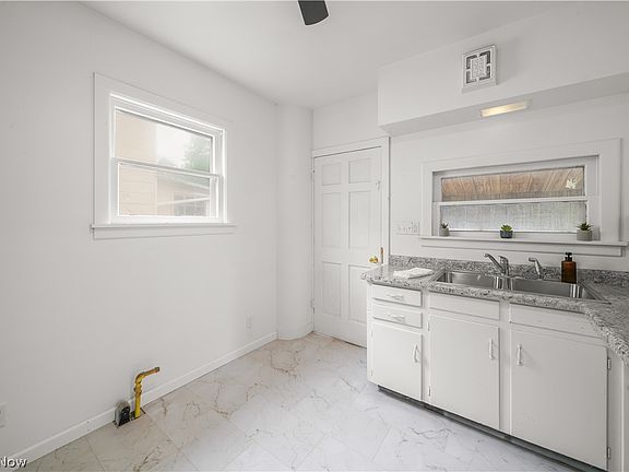 3rd image of 642 Parkman Rd