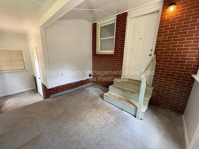 2700 Brightwood Ct — Photo 6