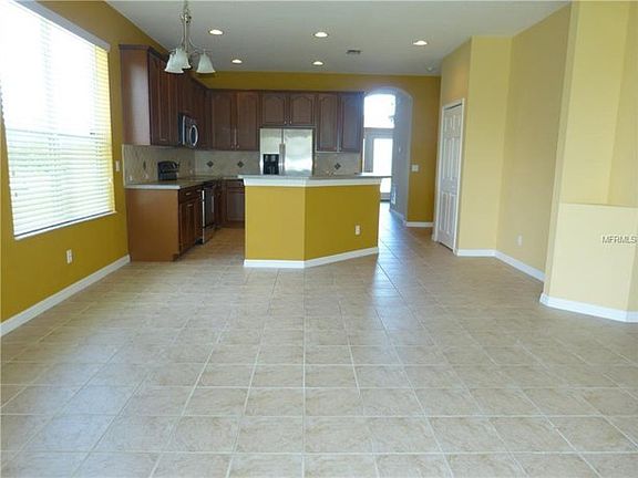 5th image of 433 Silverdale Ave