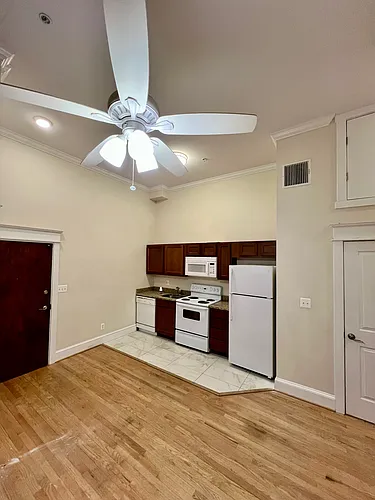 8 Maryland Ave #1C Photo 1