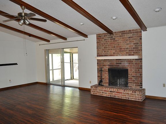 2nd image of 207 Roselawn Dr