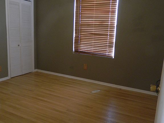 5th image of 826 Garden Rd SW