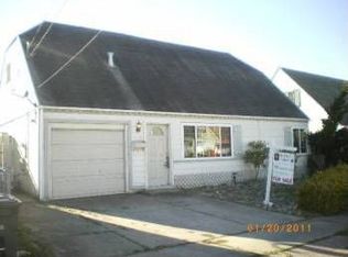 696 Claridge Dr, Pacifica, CA 94044