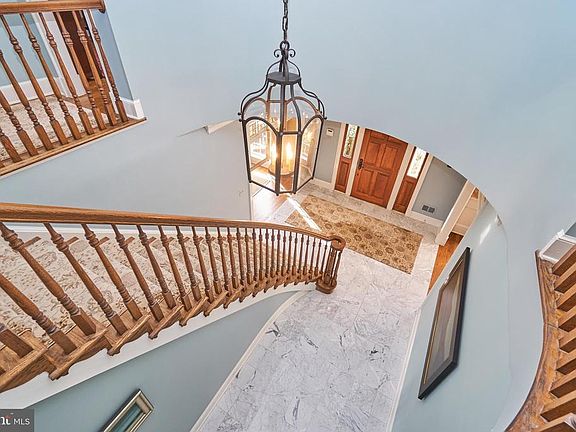 Architecturally Gorgeous Staircase