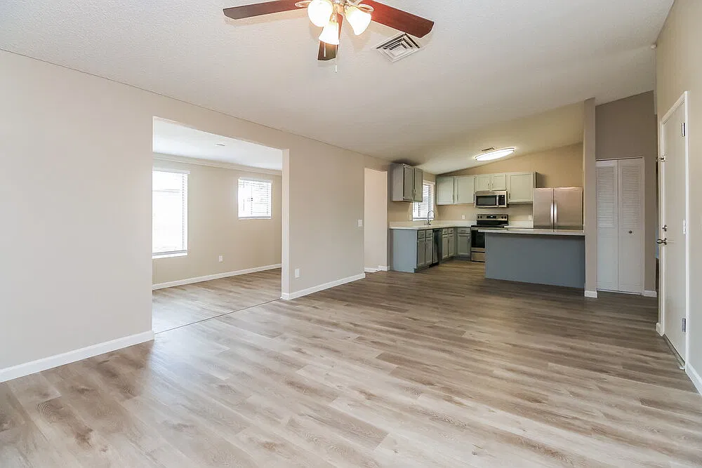 3 bed, 2.0 bath, 1604 sqft, $2,300 — Photo 4