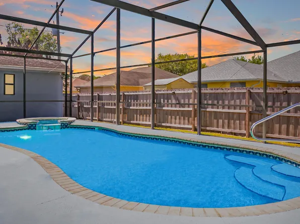 471 SE Ron Rico Terrace, Port St Lucie, FL 34983