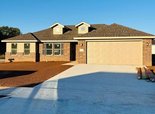 923 N Labrador Ave, Republic, MO 65738