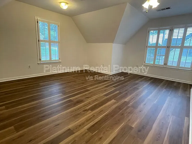 870 Ingleside Dr — Photo 38