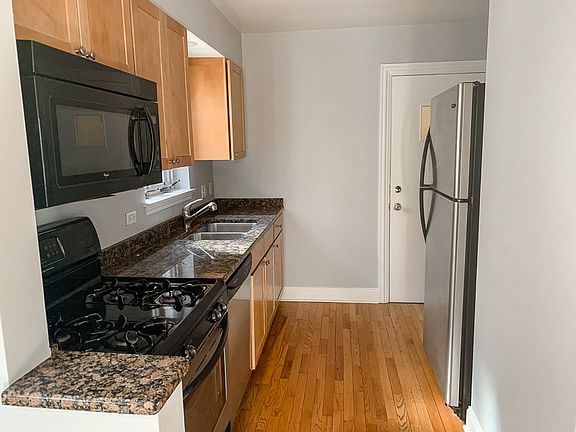 2nd image of 4889 N Ashland Ave #4891-3W