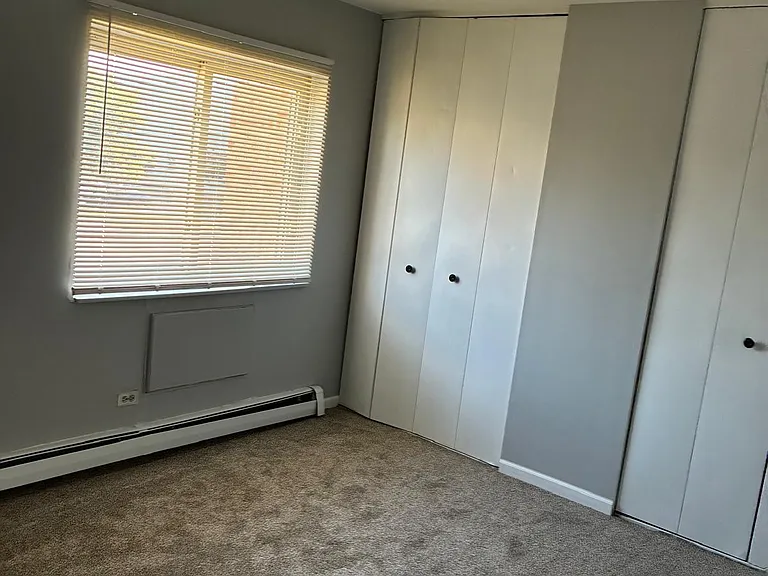 333 Hawthorne Cir #5 — Photo 10