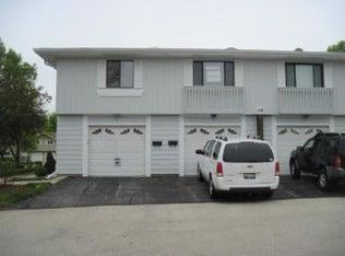 158A Chatham Ct, Bloomingdale, IL 60108