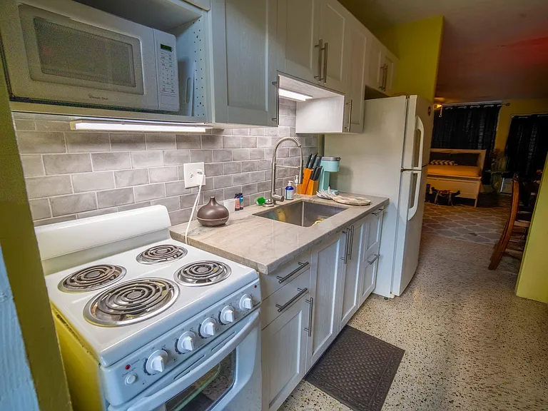 11 Orange Grove Est — Photo 4