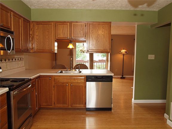 2nd image of 1416 Yorktown Dr