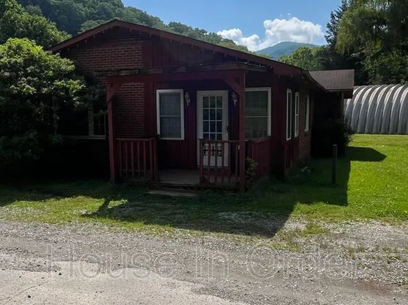 54 Cottage Dr Unit A, Maggie Valley, NC 28751
