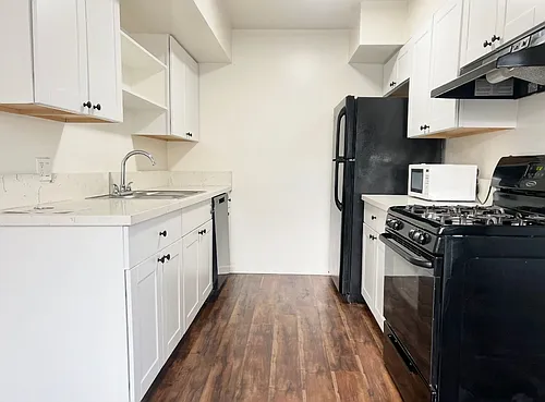 Bright 2 bed 1 bath in Pacific Beach Photo 1