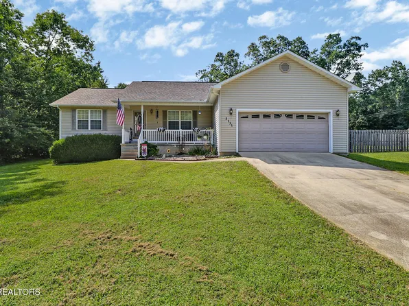 3131 Warpath Dr, Crossville, TN 38572