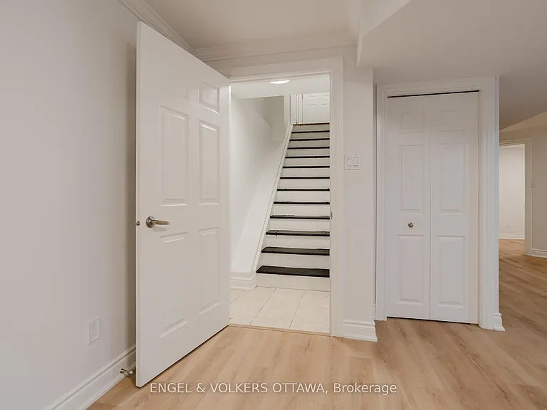 1649 Rosebella Ave #B — Photo 6