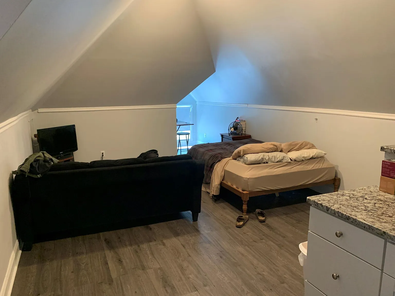 Studio, 400 sqft, $850 — Photo 2