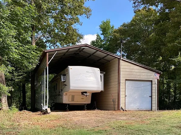 64 Morocco Dr, Pointblank, TX 77364