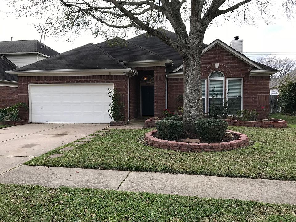 1st image of 2914 Veva Dr