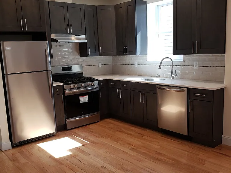 121 Bay 23rd St #3A — Photo 1
