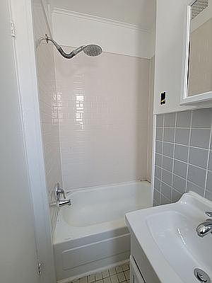 5th image of 3735 Crescent St APT 43
