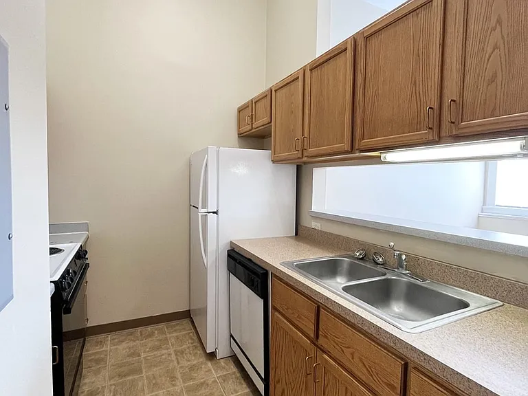 Stonehouse Apartments — Photo 8