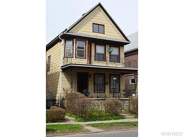 280 W Delavan Ave photo 1