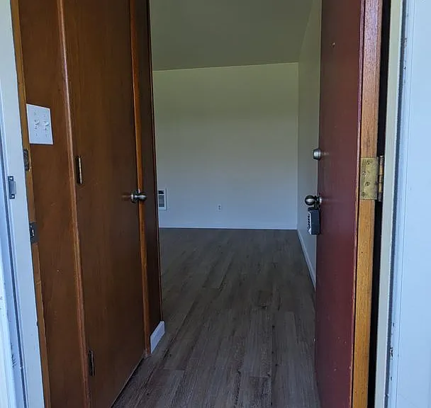 Bel Air Apartments — Photo 34