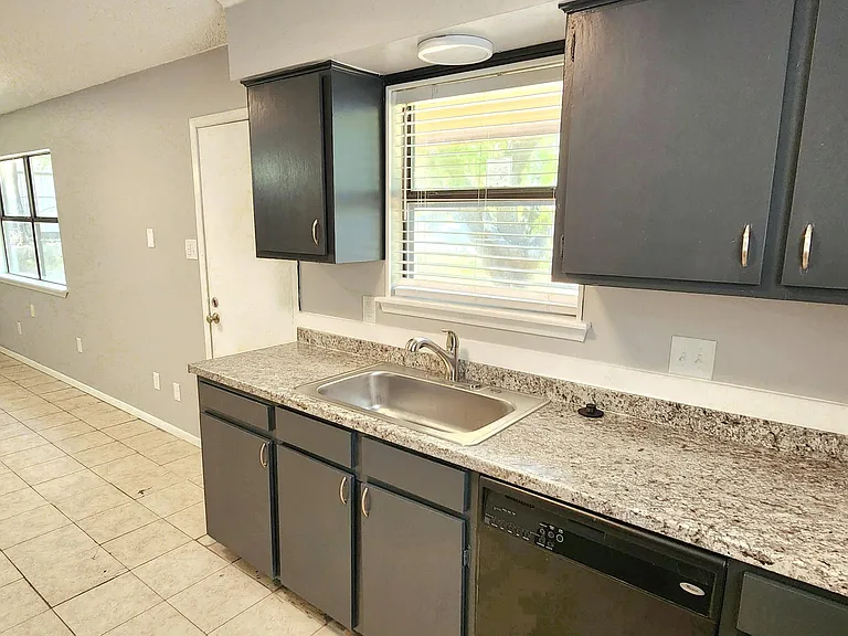 822 Lake View Rdg — Photo 8
