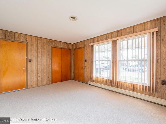 2nd image of 71 Castle Harbor Dr