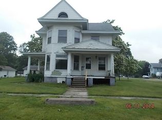 402 S Commercial St, Stronghurst, IL 61480