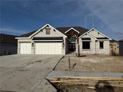4608 NW Luna Piena Way, Riverside, MO, 64150