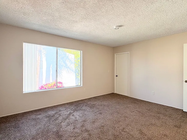 9847 Genesee Ave — Photo 25