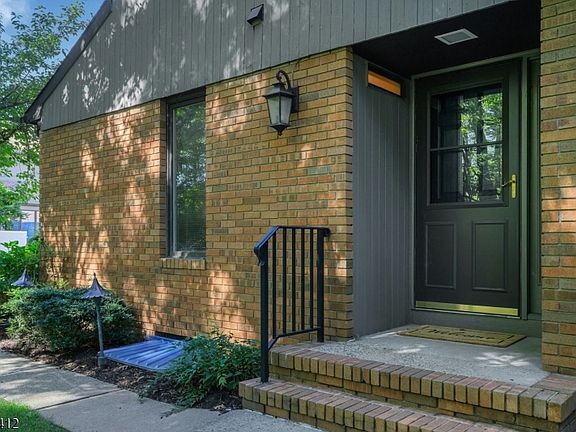 3rd image of 76 Keats Way