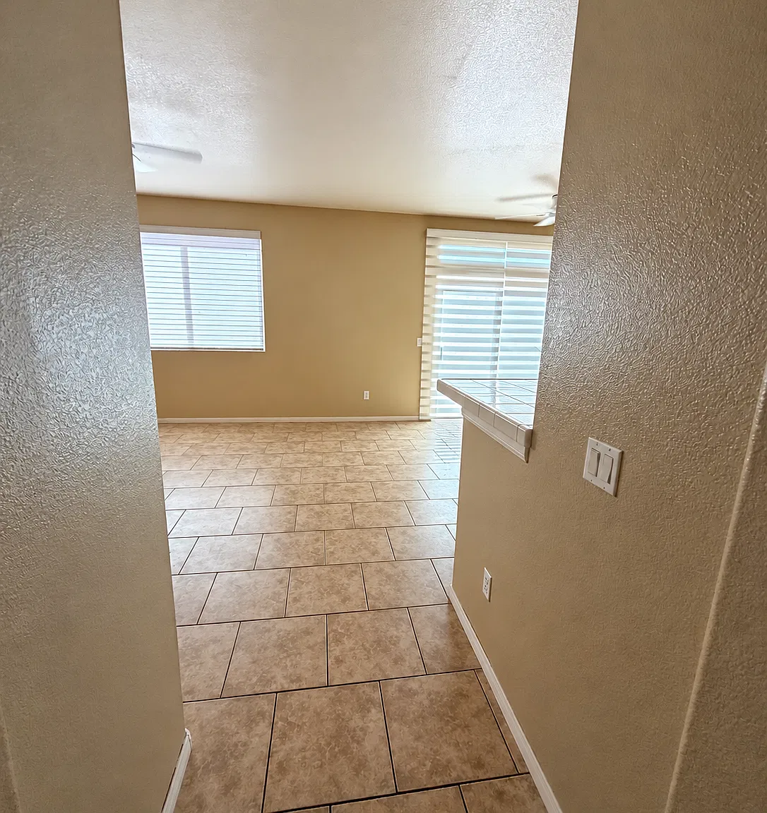 3 bed, 1827 sqft, $2,400 — Photo 3