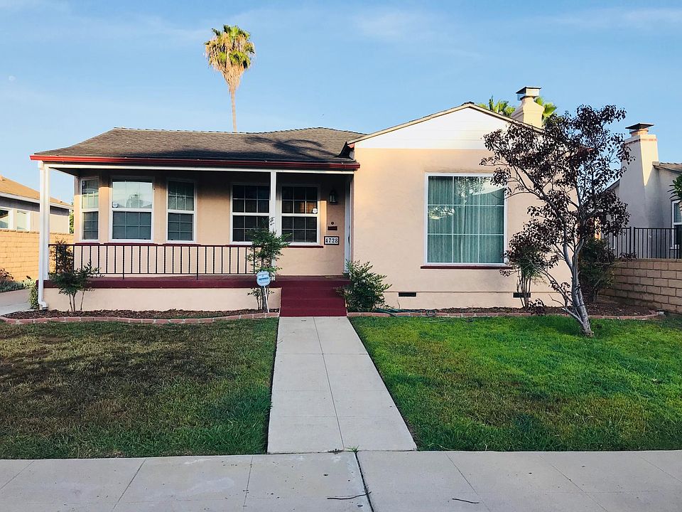 Street View - Two car garage and large driveway
