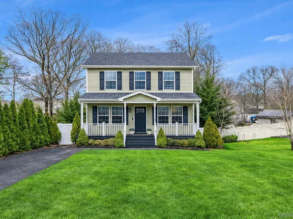 7 Freeman Avenue, Nesconset, NY 11767