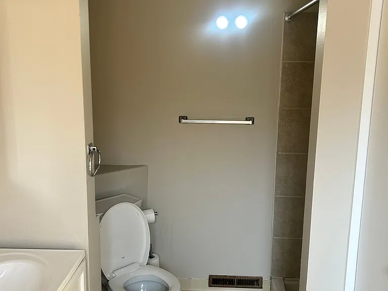 88 Rose Dr — Photo 15