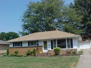 22222 Rivergate Dr, Rocky River, OH 44116