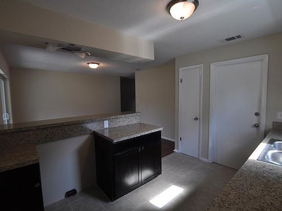 3rd image of 1715 Hughes Dr