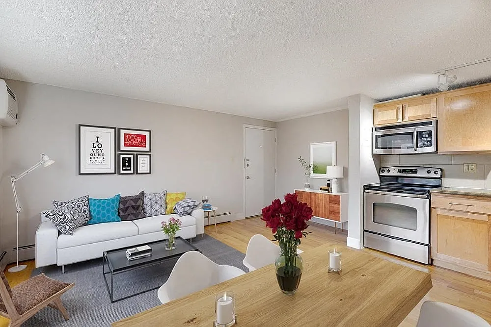 Lincoln Park Apartments — Photo 1